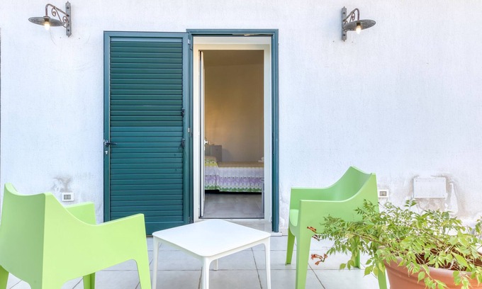 Salve Bed & Breakfast | Bed and Breakfast 'Tallyho Elleboro' with Shared Terrace, Wi-Fi and Air Conditioning