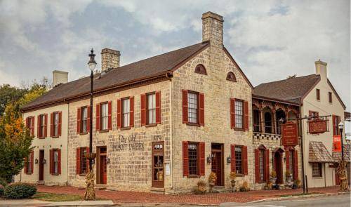 Bardstown Bed & Breakfast | Bed and breakfast ∙ 4 guests