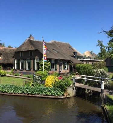 Zuideinde Bed & Breakfast | Bed & Bike De Hofstee