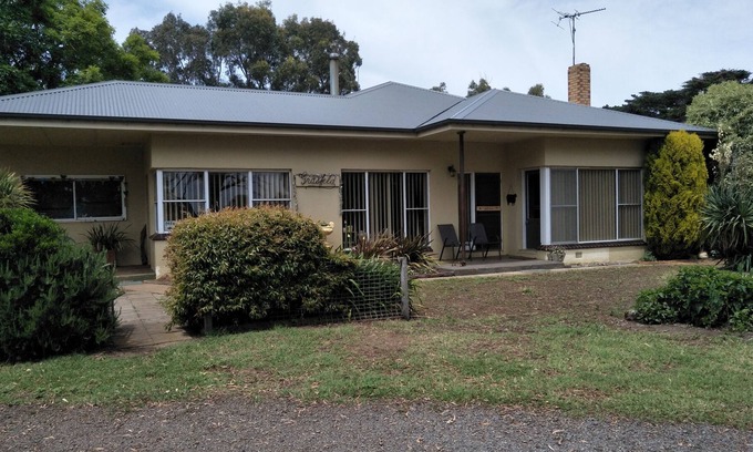 Moutajup Bed & Breakfast | Bed & Breakfast accommodation for 2 on a sheep farm