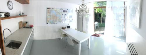 Jordaan Bed & Breakfast | Bed of Roses