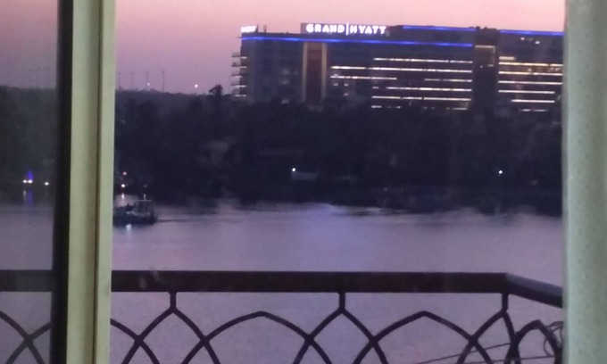 Shenoys Apartment | Bedroom apartment facing backwater