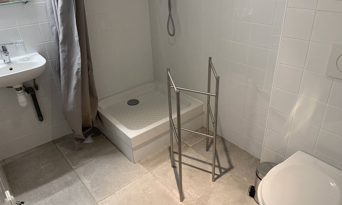 Rouen City Centre Bed & Breakfast | Bedroom + bathroom city center