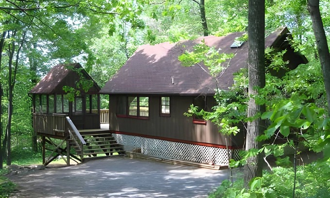 Linden Cabin | Bedrooms 3, Bathrooms 1, Sleeps 6