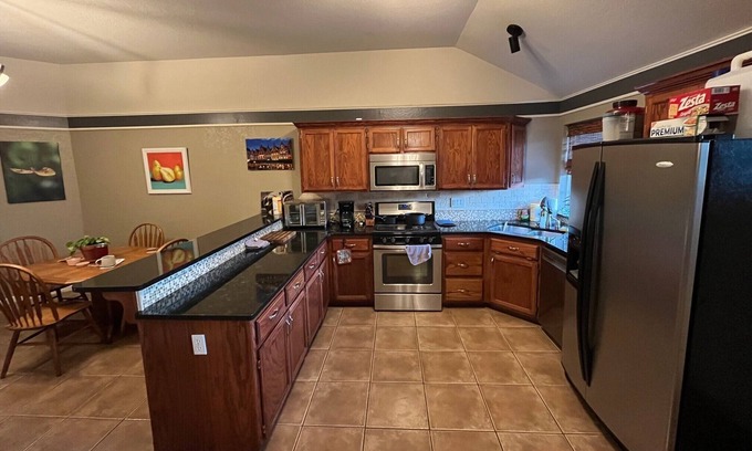 Norman House | Bedrooms Close to Campus - extra space/privacy, driveway parking, laundry, etc.