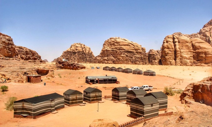 Wadi Rum RV Rental | Beduin star trail camp