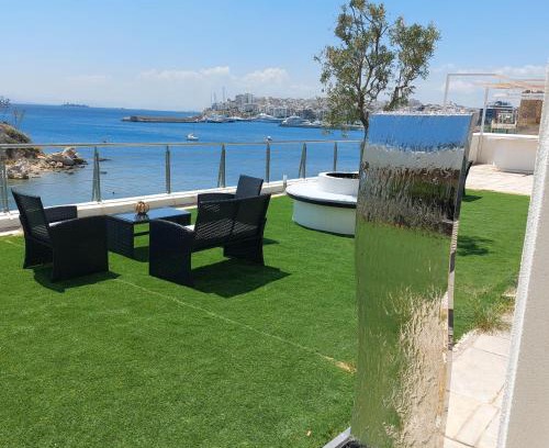 Mikrolimano Hostel | BEDWAVE Seaside Mansion