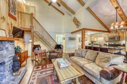 Sugar Mountain Apartment | Bee Branch 24