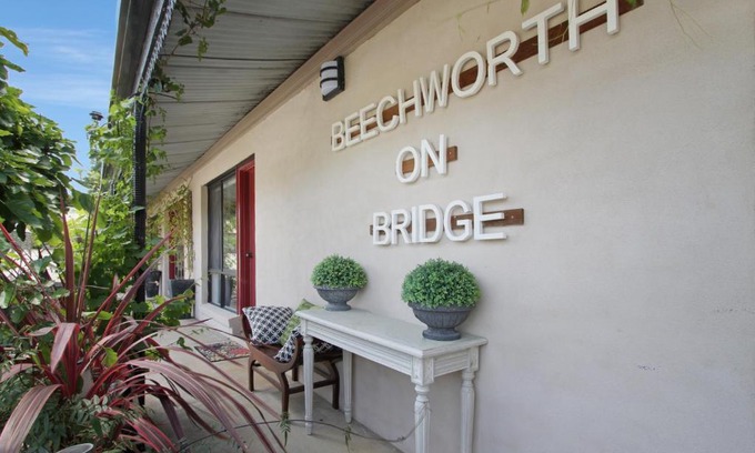 Beechworth Hotel | Beechworth On Bridge Motel