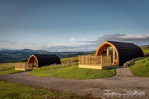 Aberfeldy House | Beinn A Ghlo Luxury Glamping Pod with Hot Tub & Pet Friendly at Pitilie Pods