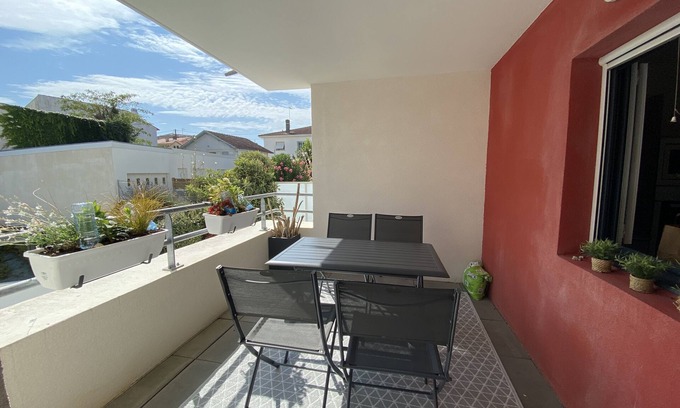 Royan Apartment | Bel Appartement Avec Loggia Proche Marché Central de Royan