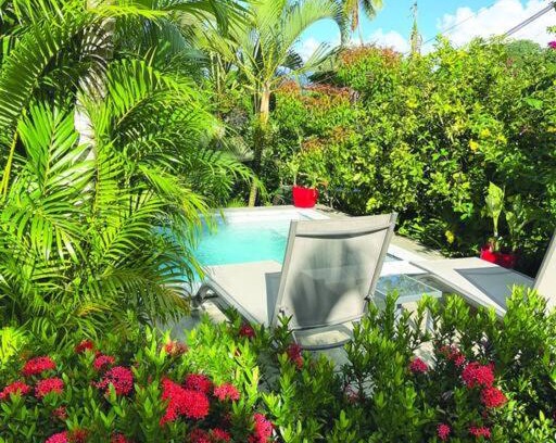 Le Lamentin Apartment | Bel appartement dans écrin de verdure