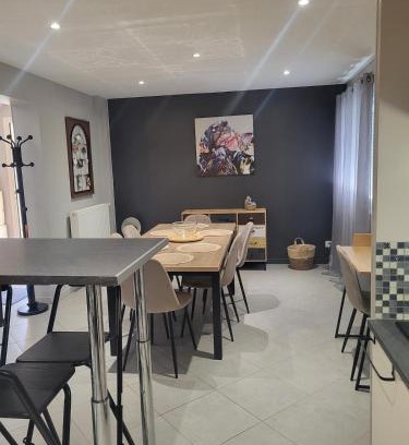 Chassieu Apartment | Bel appartement en RDC avec parking