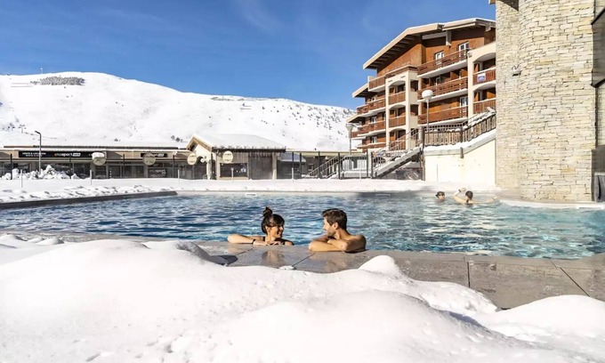 Mont-de-Lans Apartment | Belambra Clubs Les 2 Alpes Les Crestes - All inclusive - Premium Room 2 Adults and 1 Child Room Night View