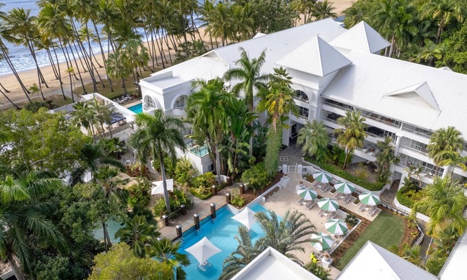 Palm Cove Apartment | Bell Escapes Poolview Suite 77 Alamanda Resort