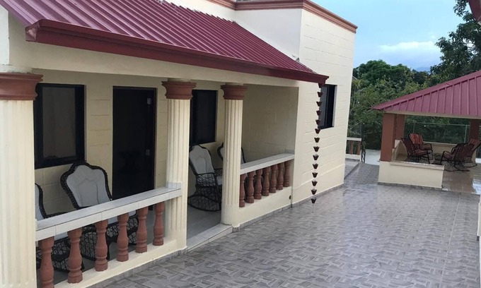 San Jose de las Matas House | BELLA CASA 3DORM, 3BA, PISCINA, BILLAR, BBQ, COCINA, COMEDOR 6 SILLAS NEVERA