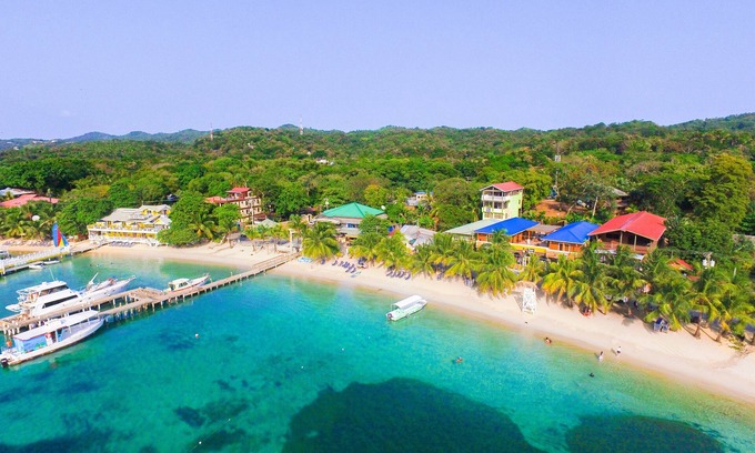 Antoneys Cay House | Bella Luna Beach House #227473