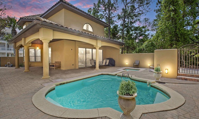 Emerald Waters Village House | Bella Vista - Emerald Waters Village, Heated Private Pool, Deeded Beach Access!