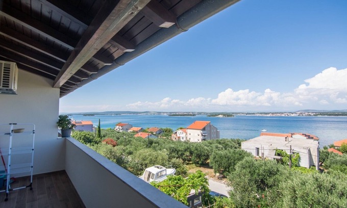 Tkon Apartment | Bella Vista- Island Pasman
