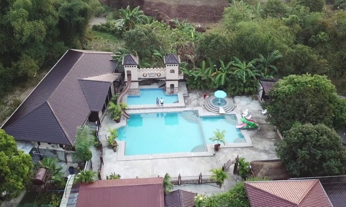 Bauang Resort | Bella Vista Resort- Where friends and family gather