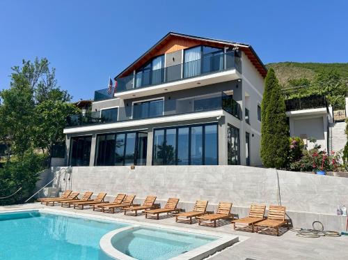 Udenisht Villa | Bella Vista Rezidencë