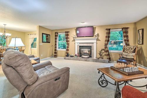 Mancelona House | Bellaire Ski Escape about 1 Mile to Schuss Mountain!