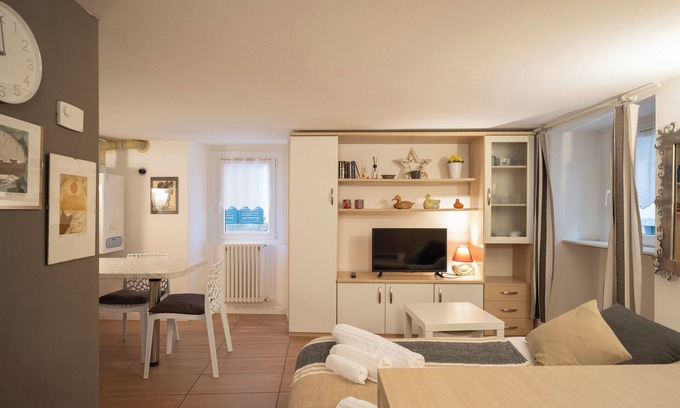 Bellano Apartment | Bellano Studio 2 - Studio Apartment, Sleeps 2