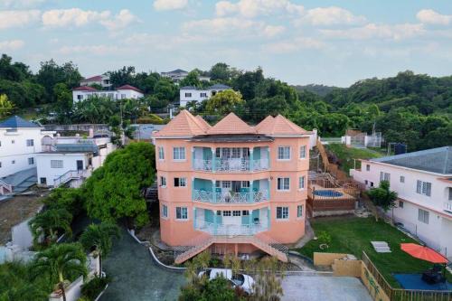 Stewart Town Villa | Belle air Seaview 1 BDRM -2 Queen