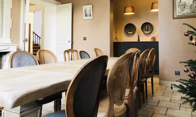 Bourges House | Belle Époque villa 500m from the cathedral, marshes.