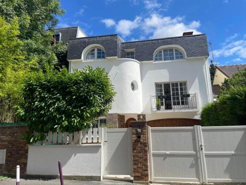 Cachan Villa | Belle maison, 15mn de Paris, 2 parkings gratuits
