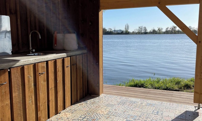 Vayres House | Belle Maison Avec Piscine au Bord de L'eau