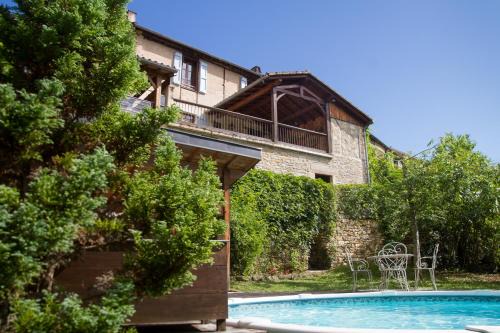 Caylus House | Belle maison de maître - Piscine et jardin privés - Au cœur du village médiéval de Caylus - 4 personnes - Garage