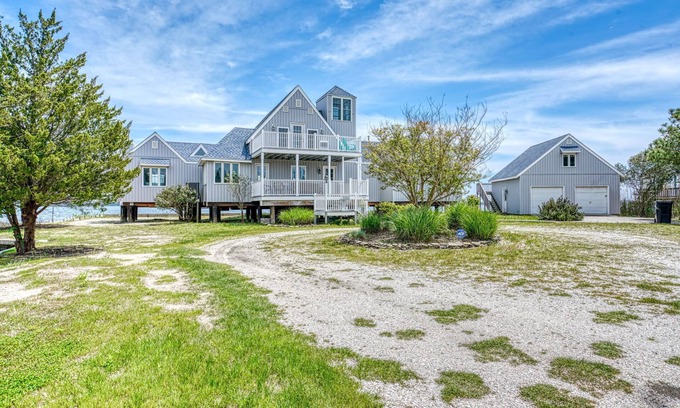 Deep Hole House | Belle of the Bay - Beautiful Custom Waterfront Home!