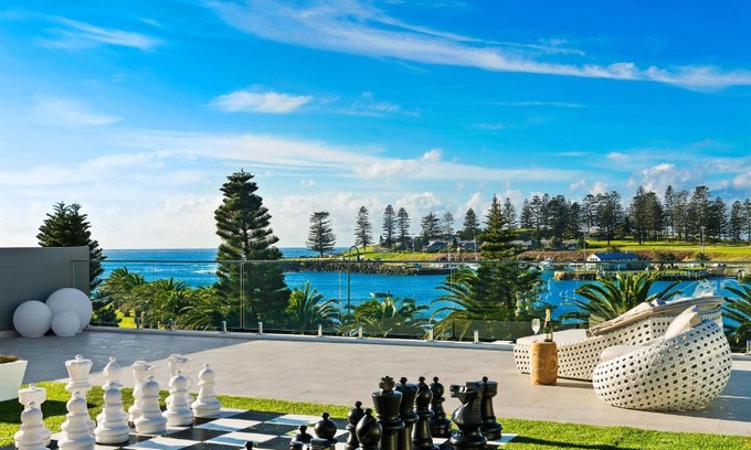 Kiama Apartment | Belle Vue- Penthouse at Black Beach
