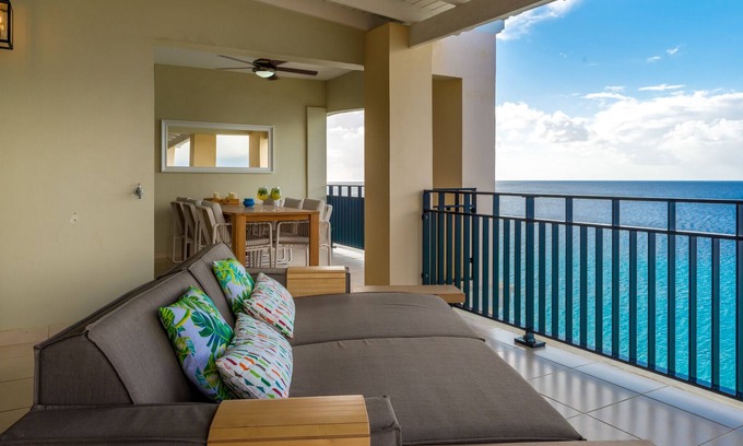 Belnem Apartment | Bellevue 10 - Oceanfront Penthouse on the Beach
