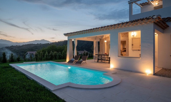 Luddui Villa | Bellevue 36E by Klodge - stylish villa with exclusive pool