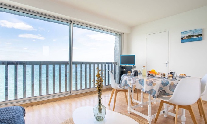 Saint-Pierre-Quiberon Apartment | Bellevue by Interhome
