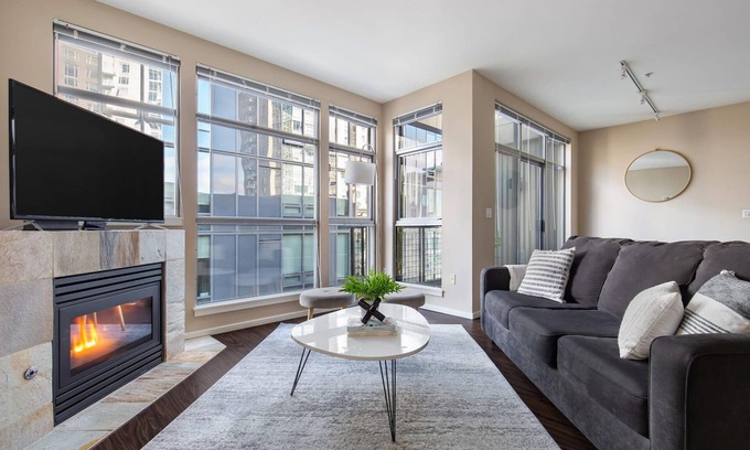 Northwest Bellevue Apartment | Bellevue Modern 2BD 2BA Apartment
