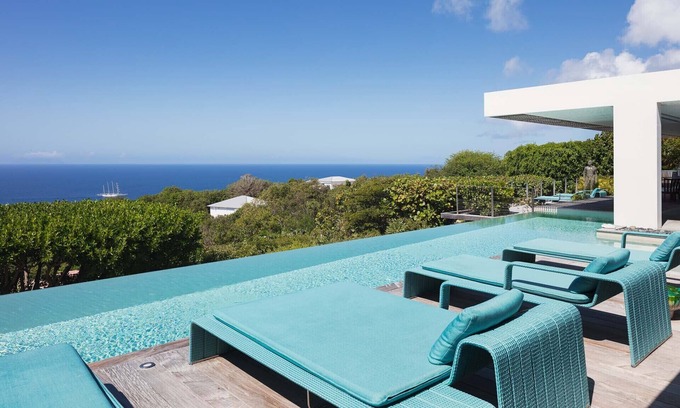 Gouverneur Villa | Bellissima- Steps to beach, elegantly furnished, hillside w/sweeping sea views