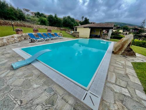 Tanaunella Villa | Bellissima villa Alessandra grande piscina privata giardino BQ posto auto