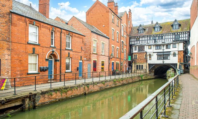 Lincoln Apartment | Bello By The River