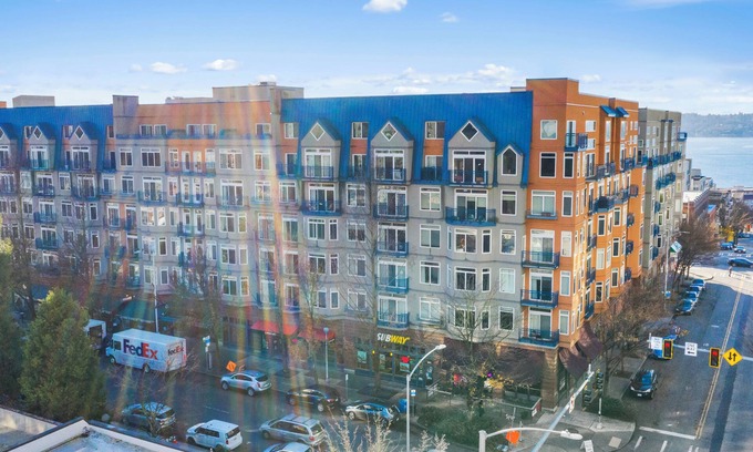 Belltown Apartment | Belltown Perch explore like a local
