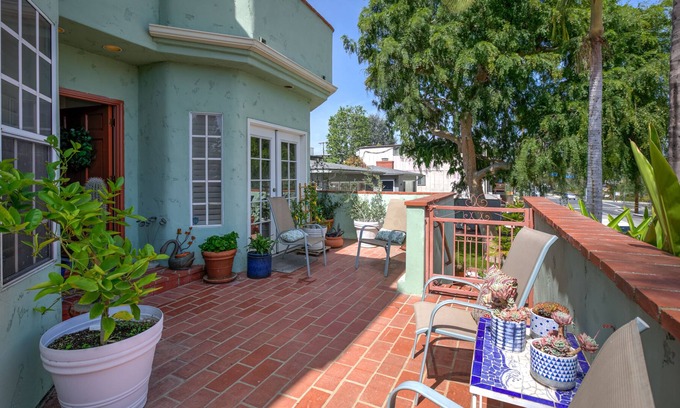 Belmont Heights House | Belmont Heights Townhome with Patio, Grill, WiFi, Central AC - Next to Lagoon