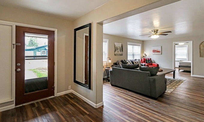 Cloudcroft Apartment | Below The Pines Retreat - Downtown w/King Bed