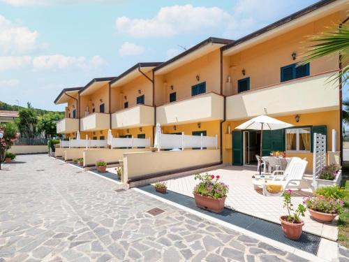 Laura Villa | Belvilla by OYO Conca degli Dei con giardino