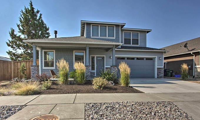 Mountain View House | Bend Home w/Patio + Fire Pits < 3 Mi to Dtwn