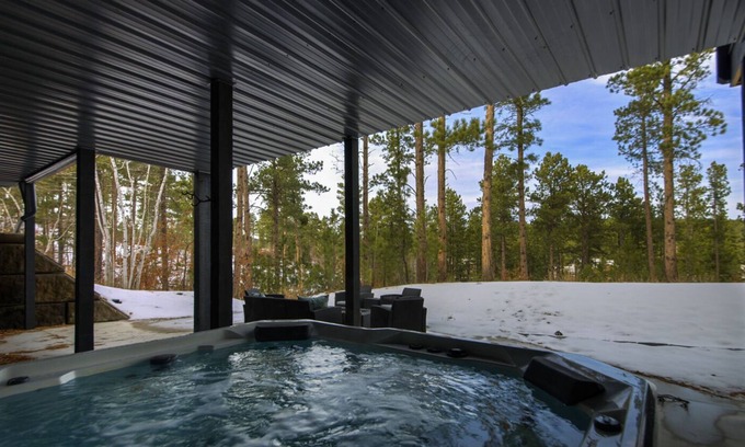 Deadwood Cabin | Bent Nickel- Deadwood SD, 6 bed/5.5 bath, hot tub