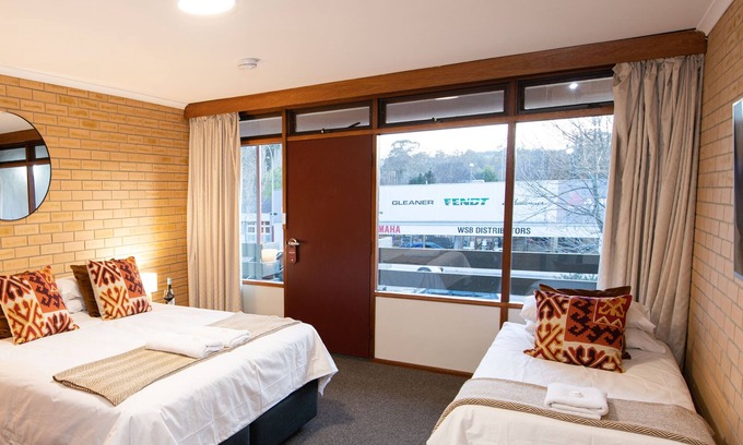 Clare Hotel | Bentley's Hotel