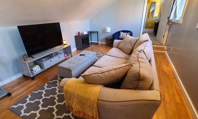 Benton Park Condo | Benton Park Bliss: 2BR Condo to Unwind and Explore