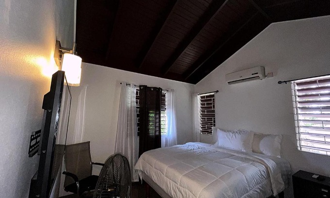 Saint Andrew House | Beresford Guesthouse